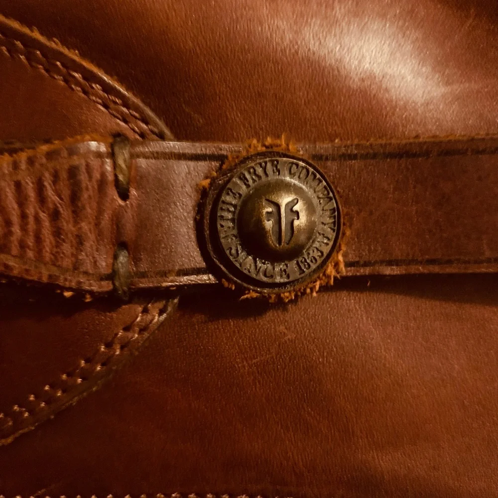 FRYE Boots Brown Zipper Broken on one boot but still can be zipped - Picture 9 of 10